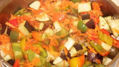 салат с баклажанами и фасолью