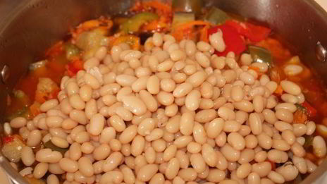 салат с баклажанами и фасолью