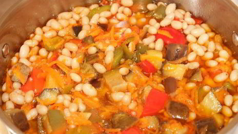 салат с баклажанами и фасолью