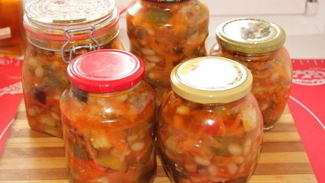 салат с баклажанами и фасолью