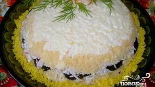 Салат с черносливом и сыром