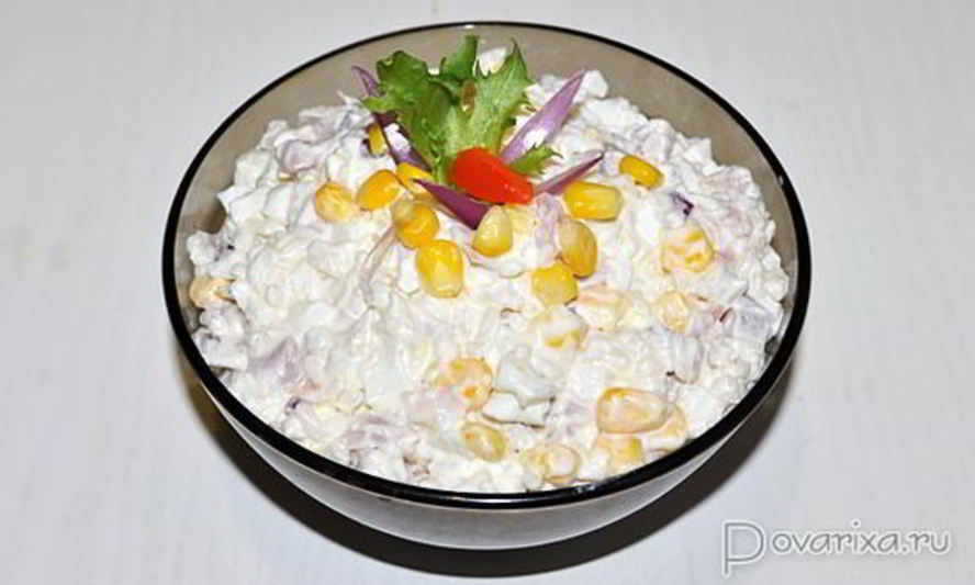 Рецепт салата с копченой курицей, рисом и кукурузой