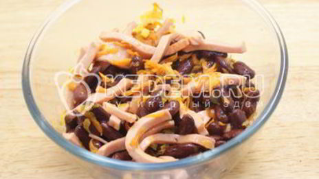 салат с красной фасолью и кедровыми орешками