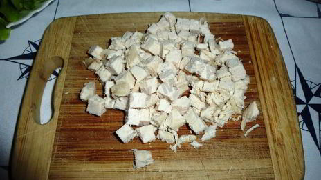 салат с куриной грудкой и фасолью консервированной