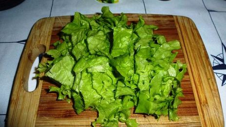 салат с куриной грудкой и фасолью консервированной