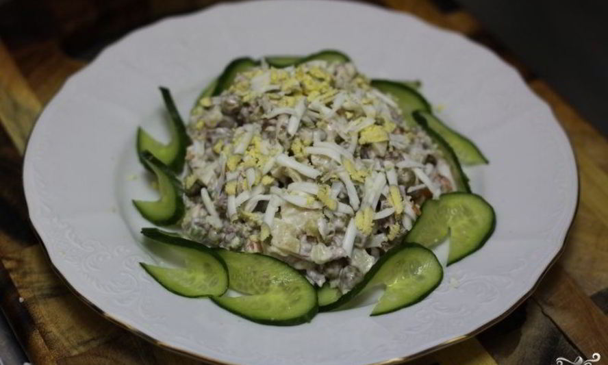 Рецепт салата с языком и ветчиной