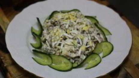 салат с языком и ветчиной