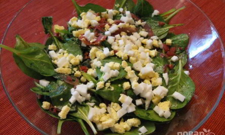 Рецепт салата со шпинатом и яйцом