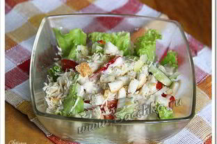 Овощной салат Цезарь с сухариками