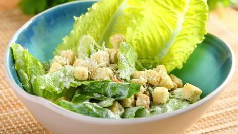 салат цезарь классический с курицей