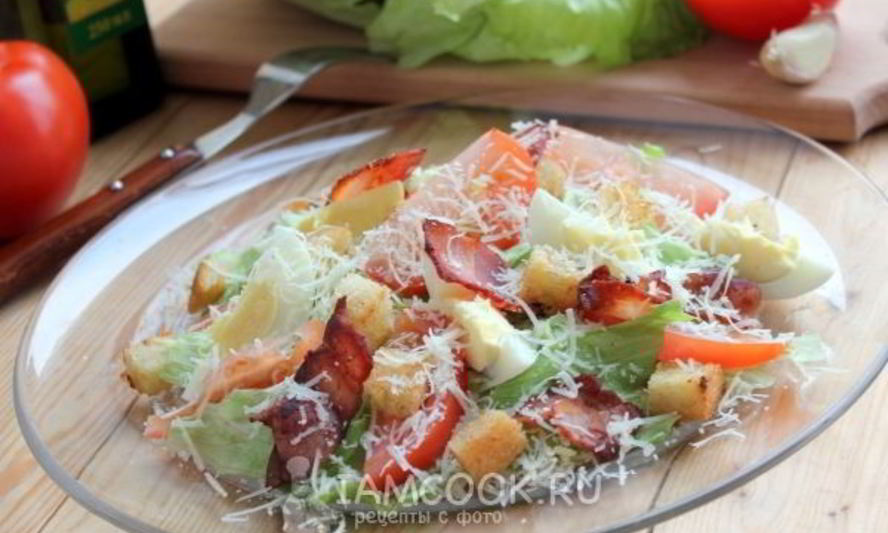 Рецепт салата цезарь с беконом
