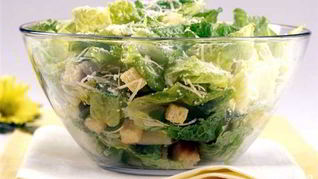 Салат Цезарь с кальмарами