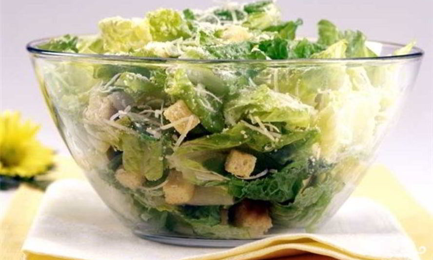 Рецепт салата цезарь с кальмарами