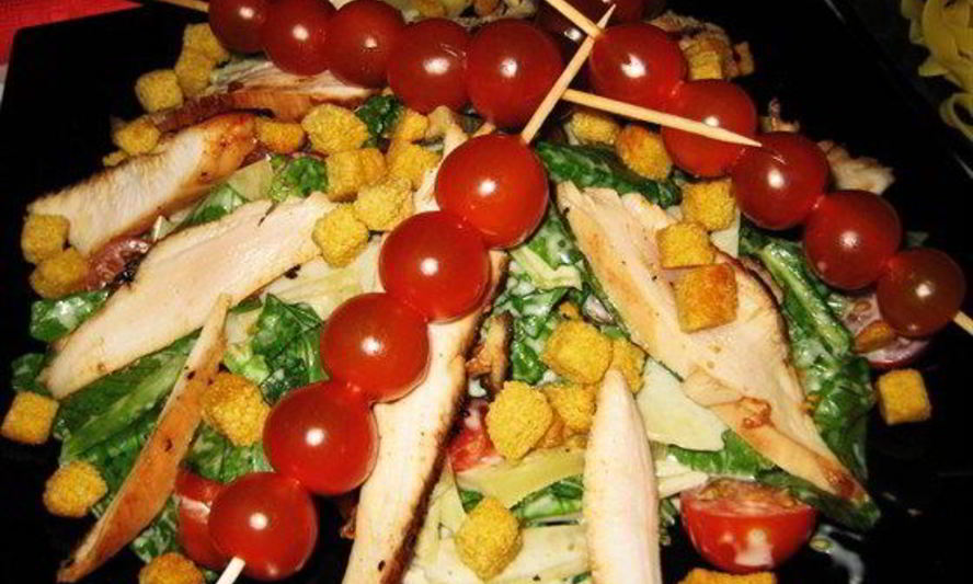 Рецепт салата цезарь с курицей и беконом