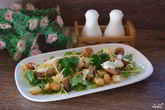 Салат Цезарь с курицей классический