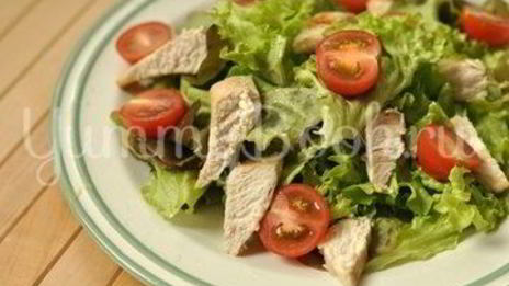 салат цезарь с курицей