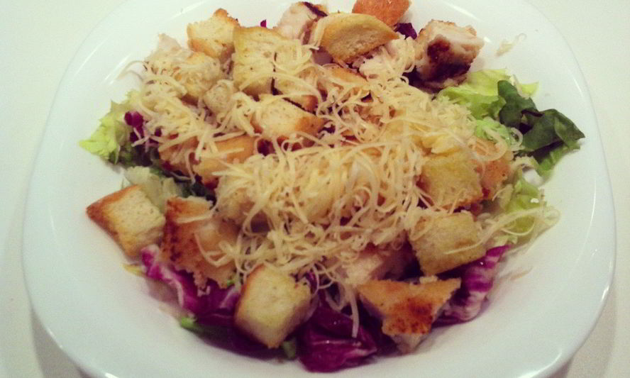 Рецепт салата цезарь с сырным соусом