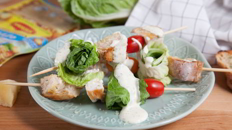 шашлык из куриной грудки под соусом цезарь