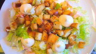 Цезарь с копченой курицей