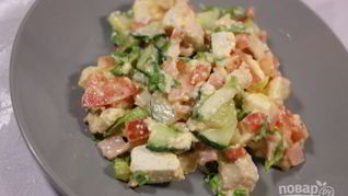 Цезарь с курицей и сухариками