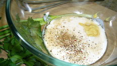 теплый салат из картофельного пюре с чоризо