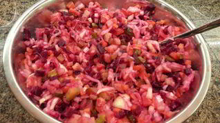 Винегрет с квашеной капустой и свеклой