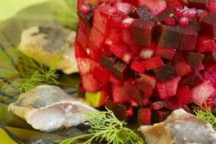 Винегрет с яблоками и сельдью