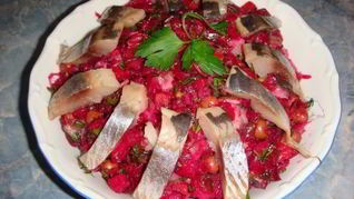 Вкусный винегрет с селедкой