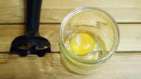 домашний майонез на курином яйце с чесноком и зеленью