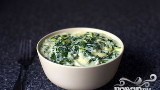 Сливочный соус с луком и мангольдом