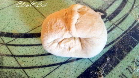 булочки с соусом песто