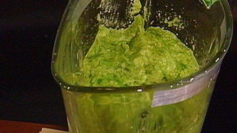 филе говядины со спаржевым песто под соусом b arnaise