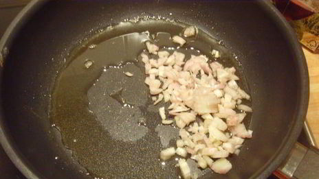 филе говядины со спаржевым песто под соусом b arnaise