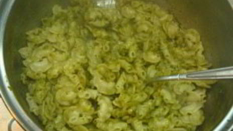 макароны с соусом песто