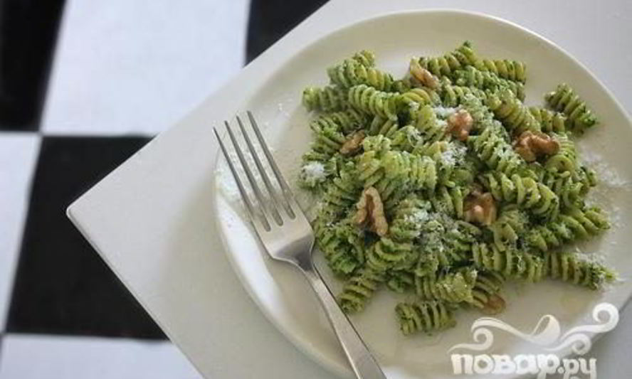 Рецепт пасты с соусом песто из капусты кале и грецких орехов