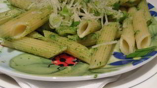 Пенне с соусом песто из руколы