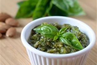 Соус Песто из базилика с орешками