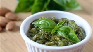 Соус Песто из базилика с орешками
