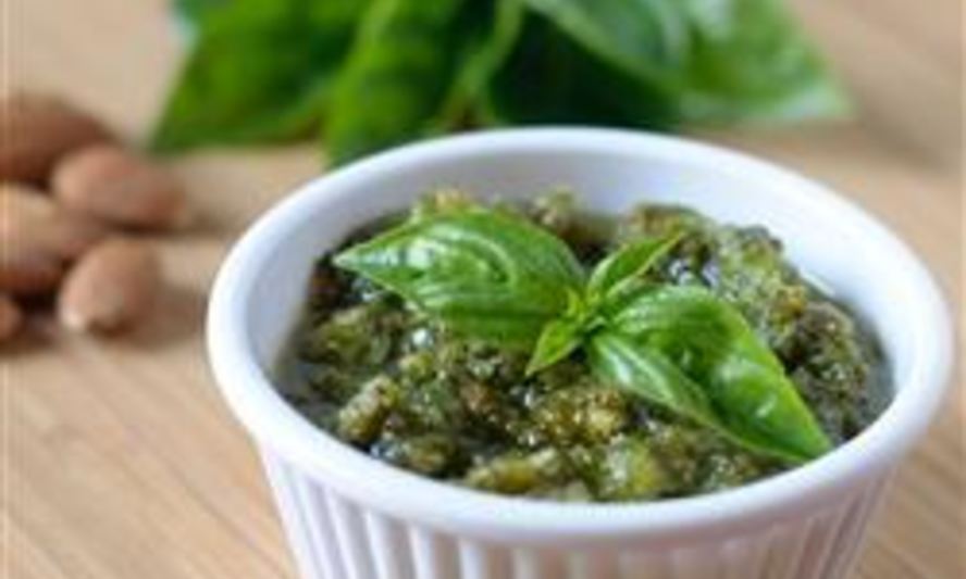 Рецепт соуса песто из базилика с орешками