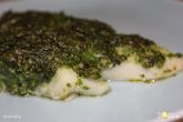 Треска под соусом песто
