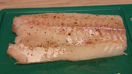 треска под соусом песто