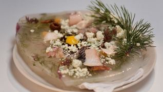 Строганина, тартар и солонина из омуля на льду