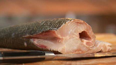 строганина, тартар и солонина из омуля на льду