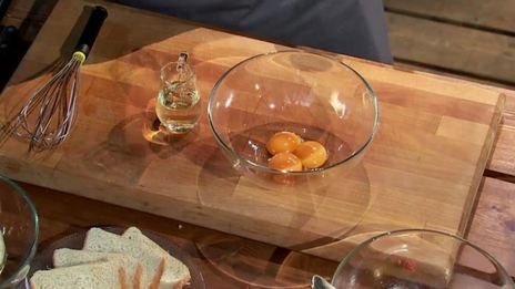 тартар из говядины с трюфельным майонезом