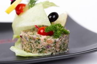 Тартар из сельди и авокадо