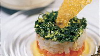 Тартар из томатов, дорады и цукини