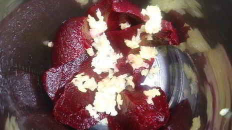 свекольный соус