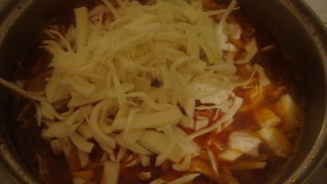 борщ с чесночными булочками