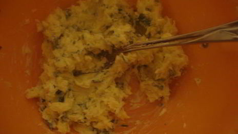 борщ с чесночными булочками