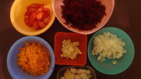 борщ с чесночными булочками